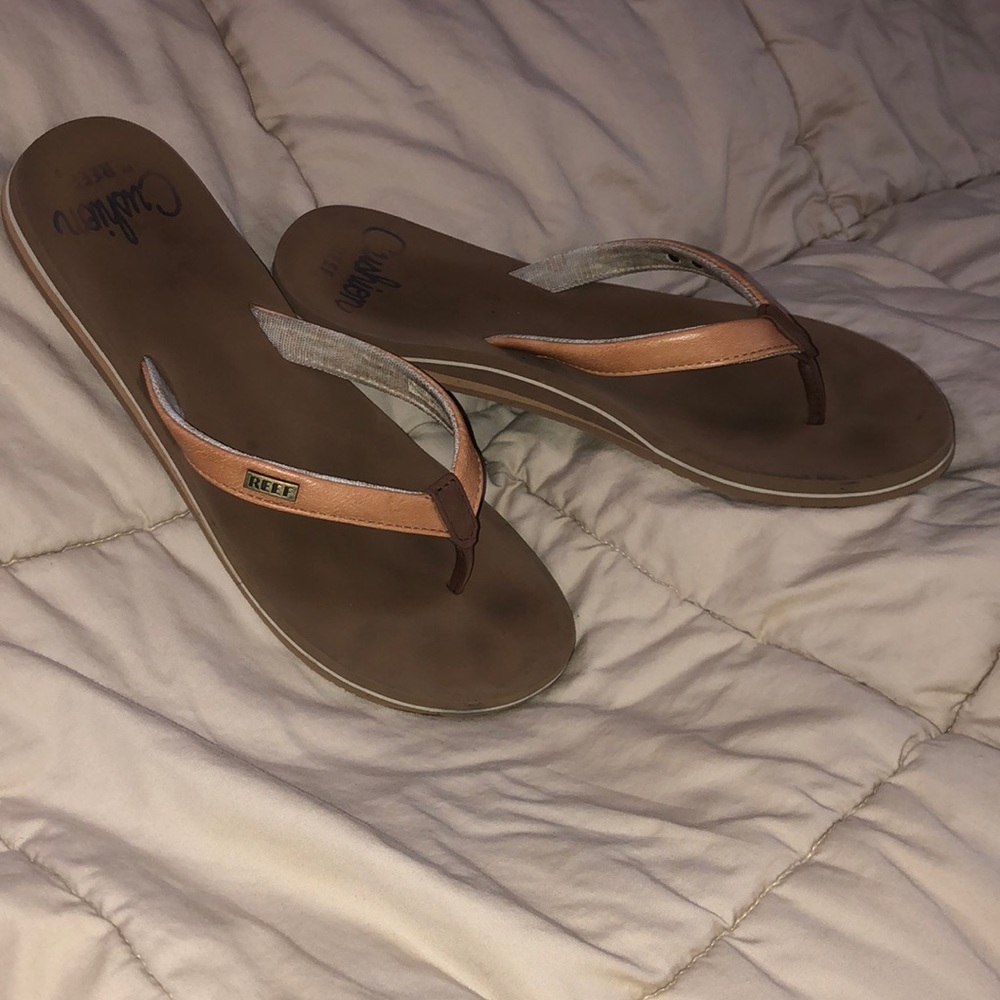 Sz. 8 Nude/Light Tan Reef Flip Flops in EUC!